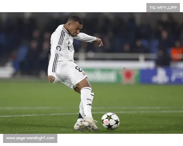 姆巴佩六天两伤无奈退出法国队皇马伤兵满营七将齐倒 姆巴佩六天两伤无奈退出法国队皇马伤兵满营七将齐倒